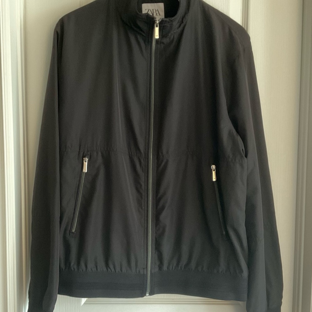 Zara Men's Black Zip-Up Windbreaker/ jacket